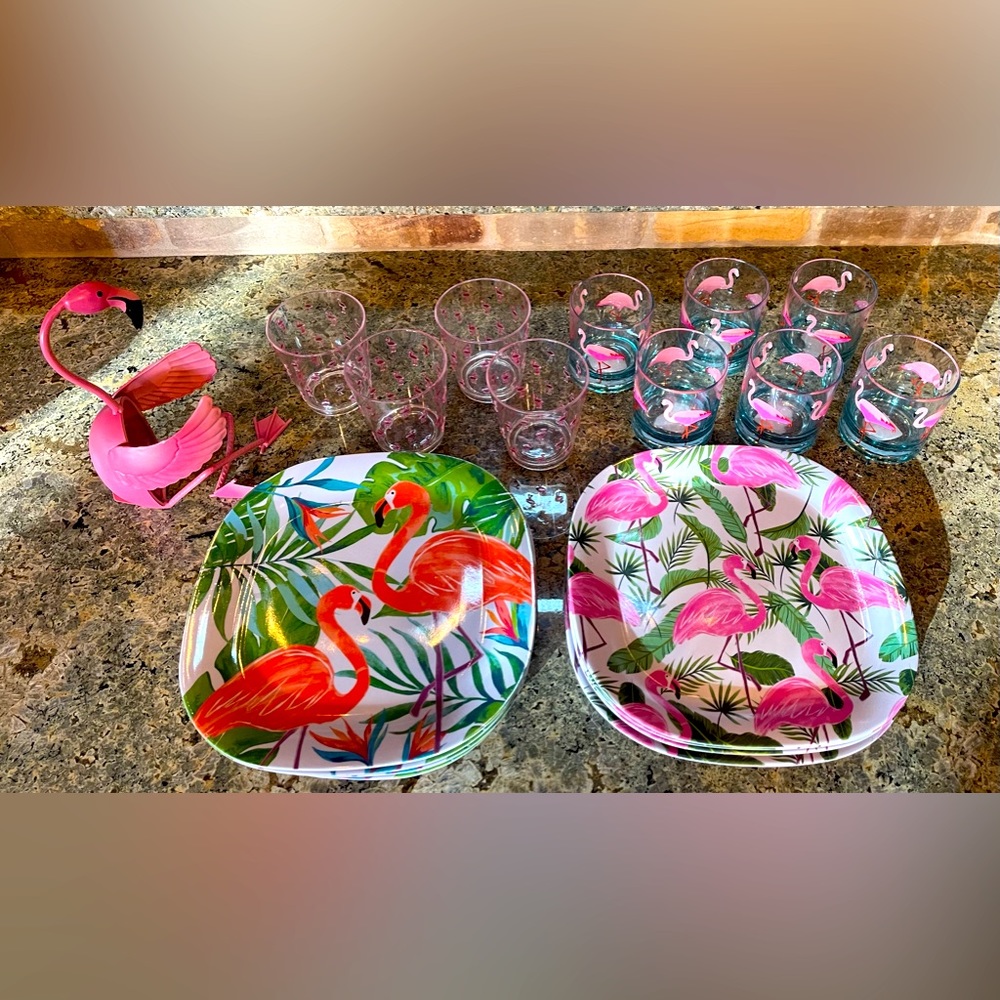 Lot of plastic/melamine Flamingo dishwear and wine bottle holder 🦩